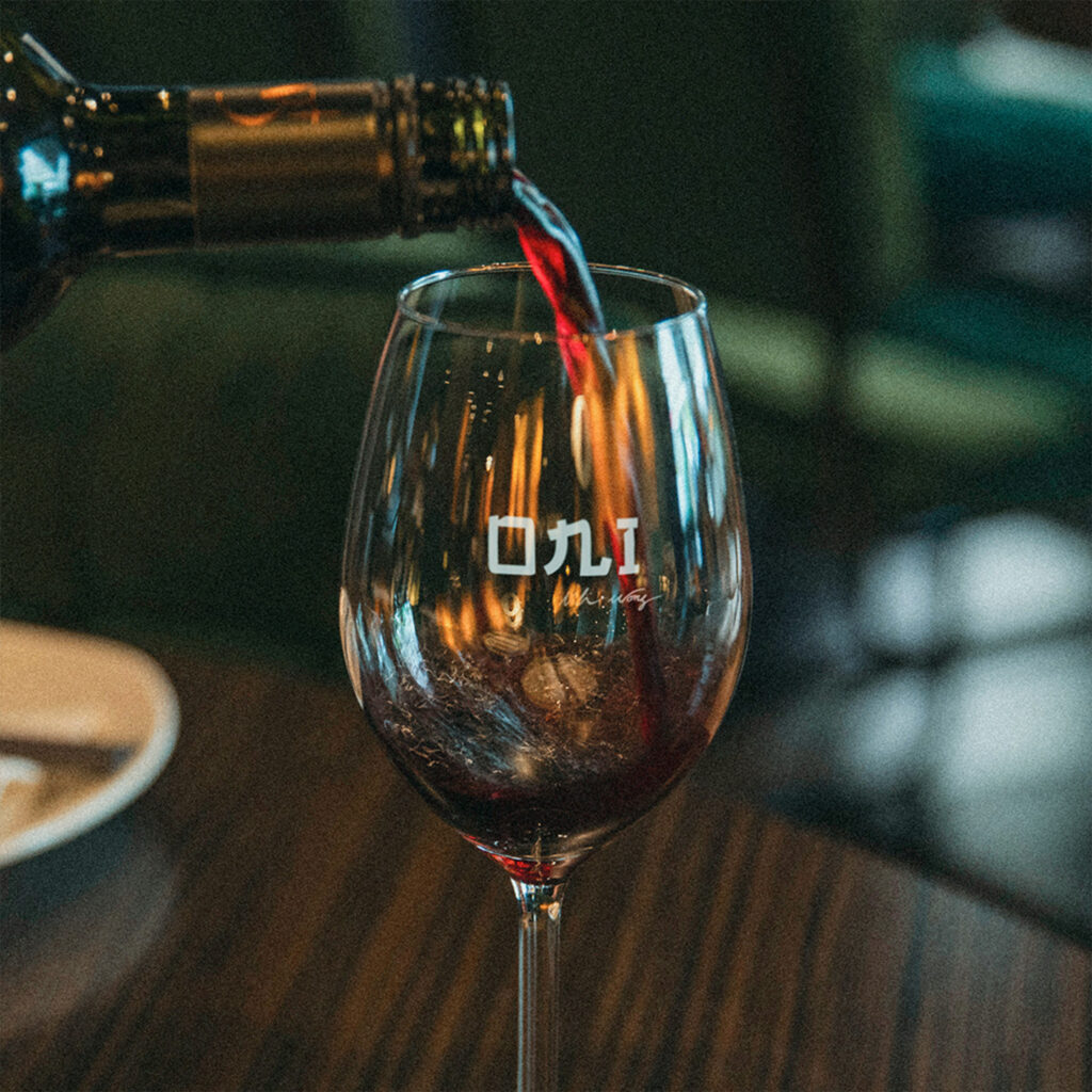 verre avec le logo oni
